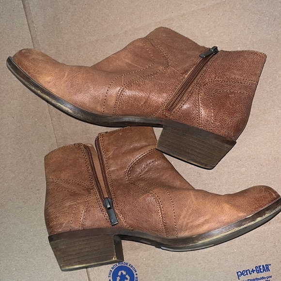 Women’s Lucky Brand Brown Shoes - Picture 7 of 9
